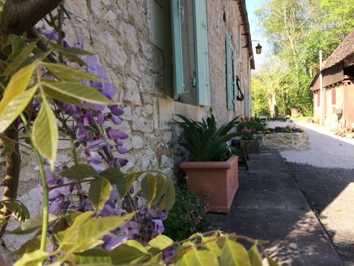 Bed and Breakfast Le Moulin Scalagrand Mazieres  Экстерьер фото