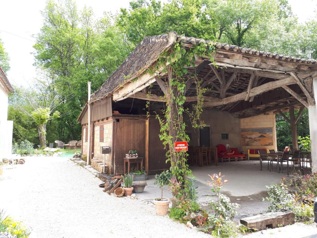 Bed and Breakfast Le Moulin Scalagrand Mazieres  Экстерьер фото